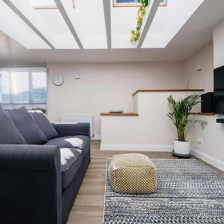 Light And Spacious Loft Apartment In Town Centre Southampton Buitenkant foto