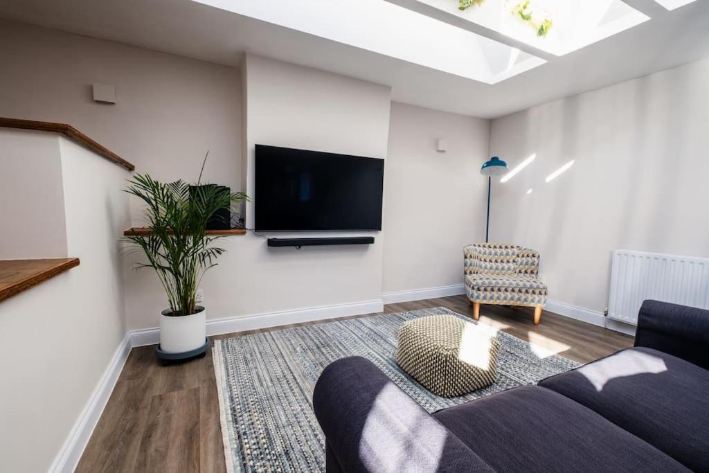 Light And Spacious Loft Apartment In Town Centre Southampton Buitenkant foto