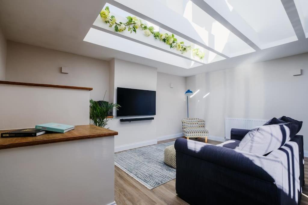 Light And Spacious Loft Apartment In Town Centre Southampton Buitenkant foto